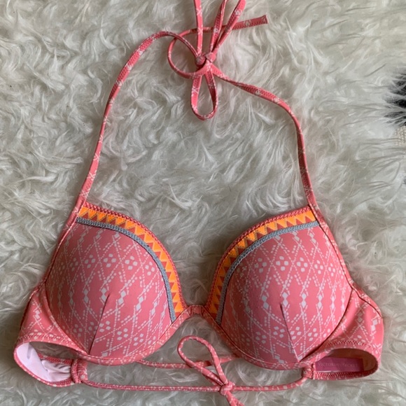 LAST Chance! Victoria’s Secret bikini swim top pink batik underwire - Picture 1 of 5